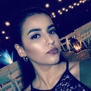 Meet your Posher, Muna